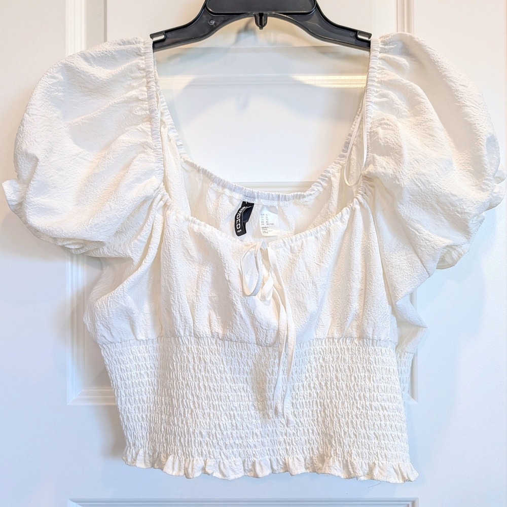 H&M Divided Smocked Puff Sleeve Top White